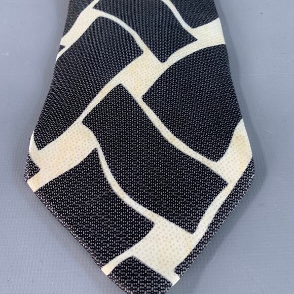 GIORGIO ARMANI One Size Black White Abstract Silk Tie - Picture 4 of 7